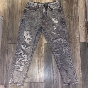 High waisted mom jeans, distressed - length short